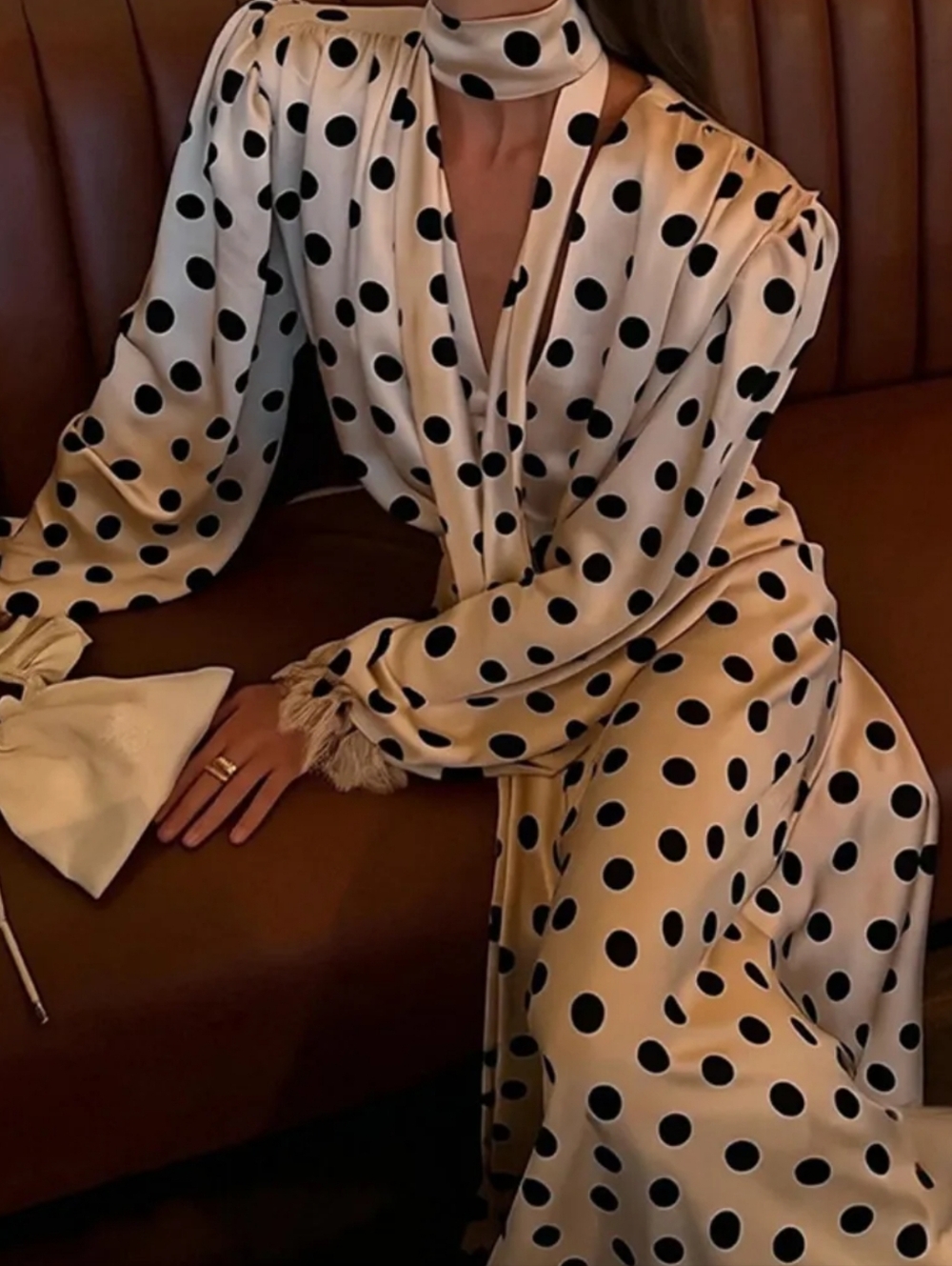 Elegant Polka Dot  Maxi Dress in Beige and Black - Picture 3 of 4